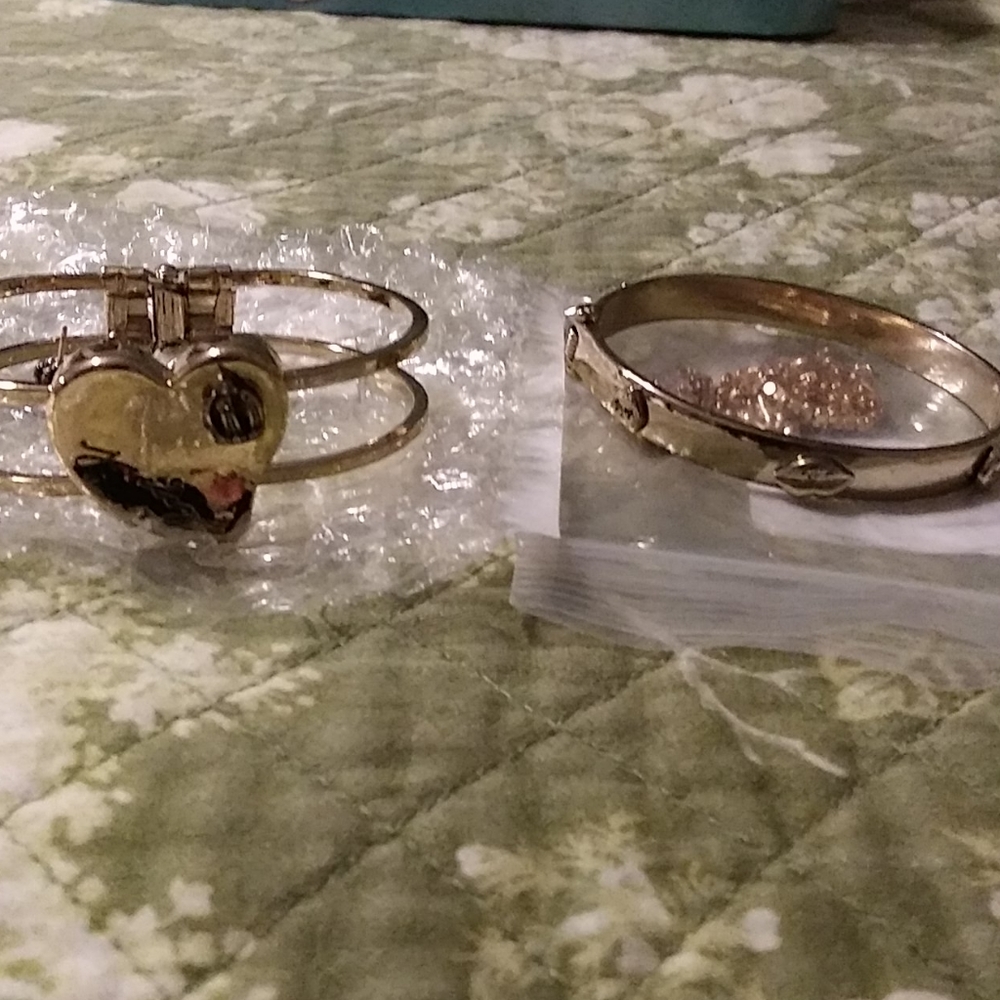 Jewelry - Picture 3 of 3